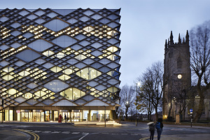 la nouvelle université d’ingénierie „New Engineering Building“ à Sheffield (UK) porte une façade tchèque - 4