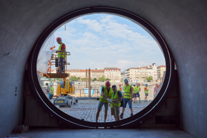 Sipral installe six cellules vitrées quai de Rašín, sur la rive droite de fleuve Vltava - 2