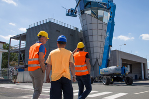 La tour de contrôle de l’aéroport de Karlovy Vary équipée d'un vitrage unique de Sipral - 1