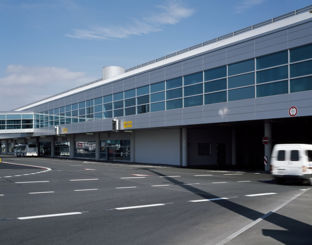 Aéroport de Prague Ruzyně, T2 - communication