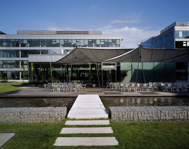 Business Technology Park 04 - kiosek