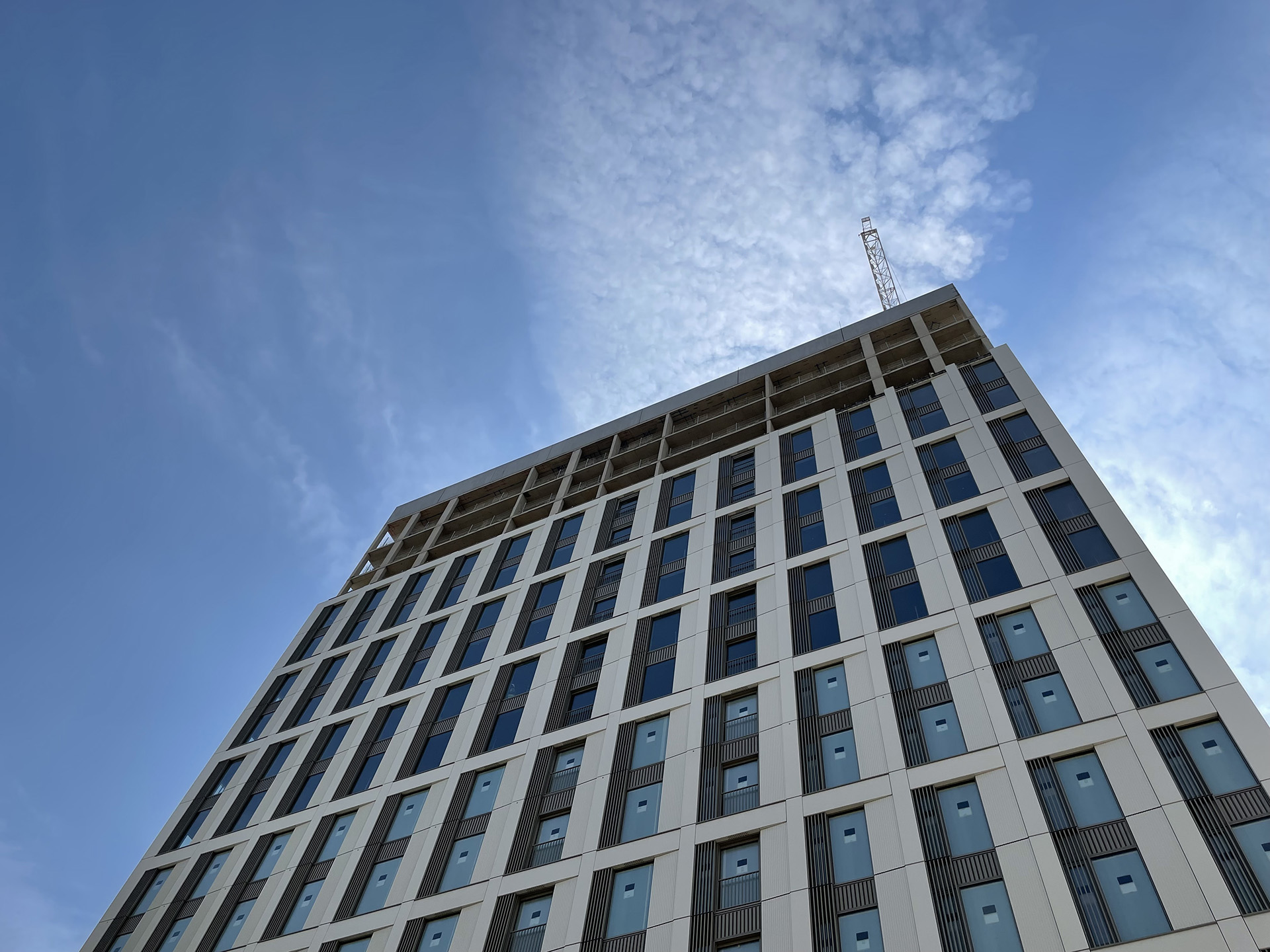 Sipral contributes to the Cherry Park project in Stratford, London by supplying 40,000 m² of façade