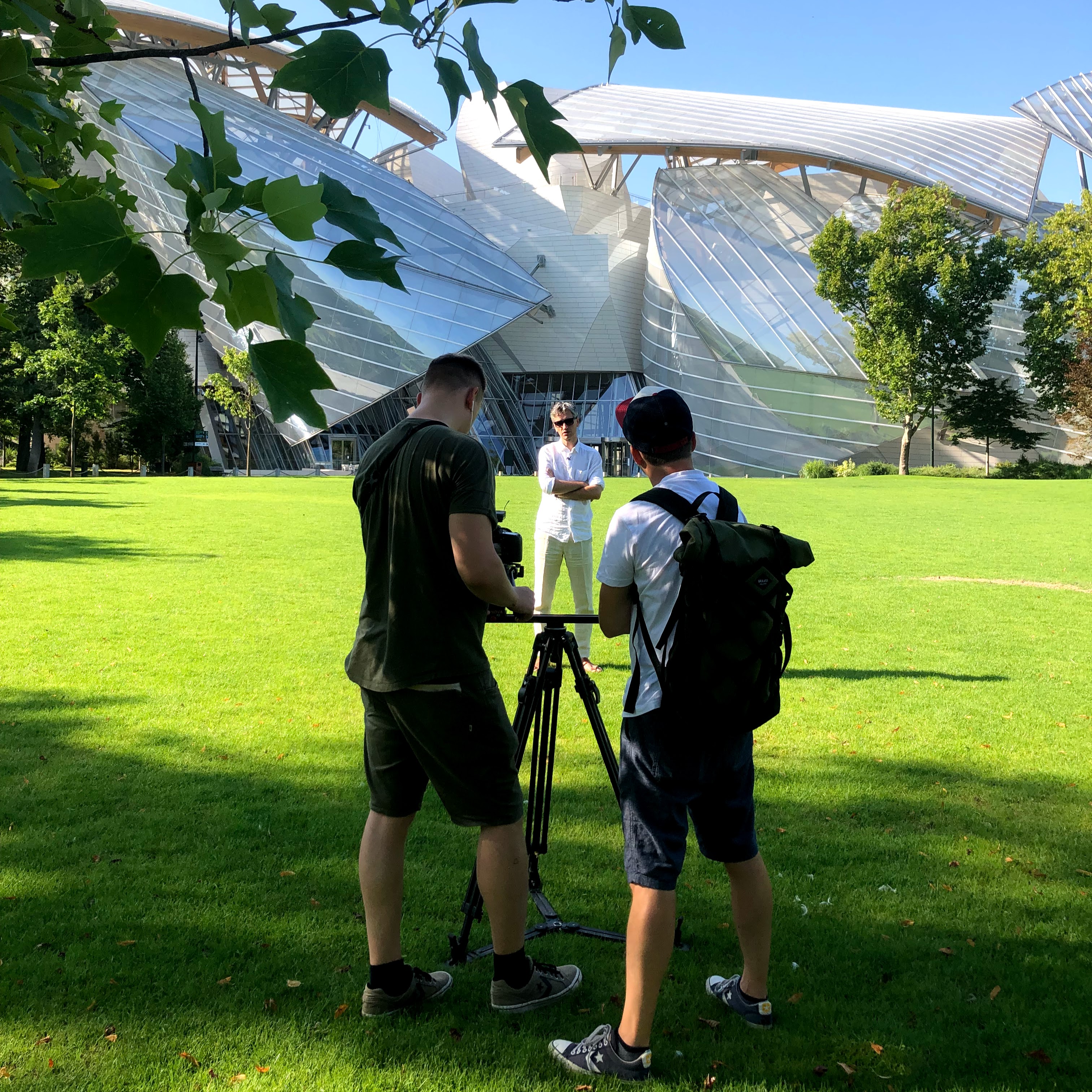 Ce film qui vous présente „Bâtiments surprenants“ sur la réalisation de la Fondation Louis Vuitton, à Paris. Nous sommes fiers d’y avoir participé